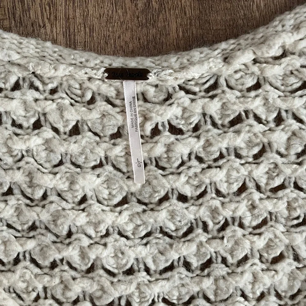 Free People Cream V-Neck Chunky Crochet Wool Blend Knit Sweater Large